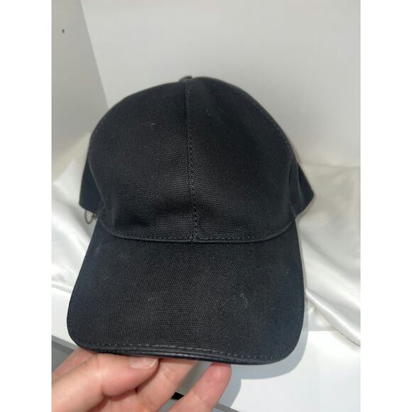 Gucci GG Logo Baseball Cap with Web Stripe - Black